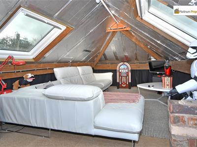 LOFT ROOM